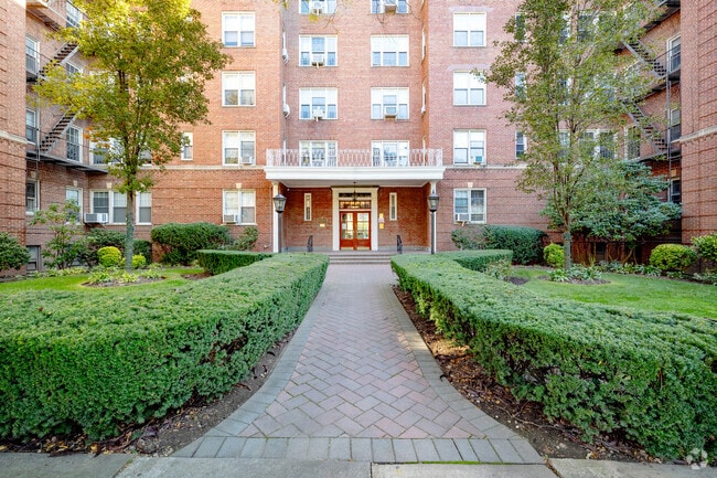 Building Photo - The Claremont
