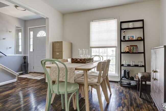 Comedor/Entrada - 1733 14th Ct S