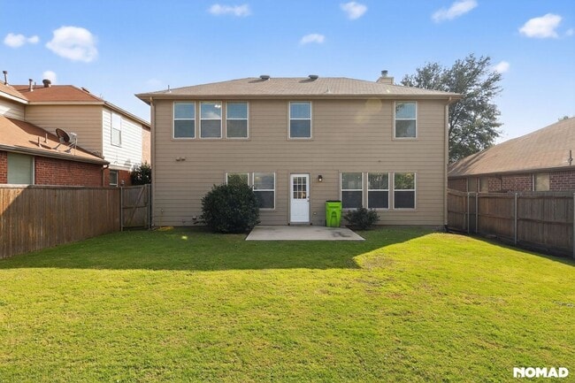 Foto del edificio - 1725 Bluebird Dr