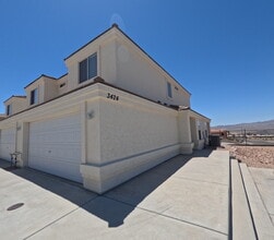 Building Photo - 3424 Sunriver Rd