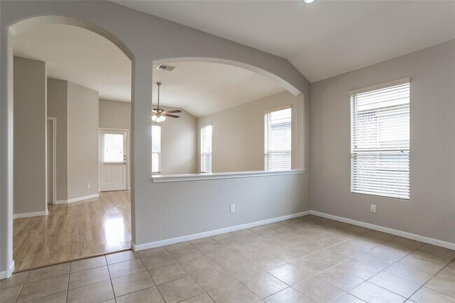 Building Photo - 2530 Montana Blue Dr