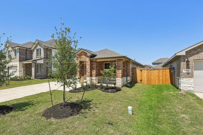 Building Photo - 14318 Azalea Tree Dr