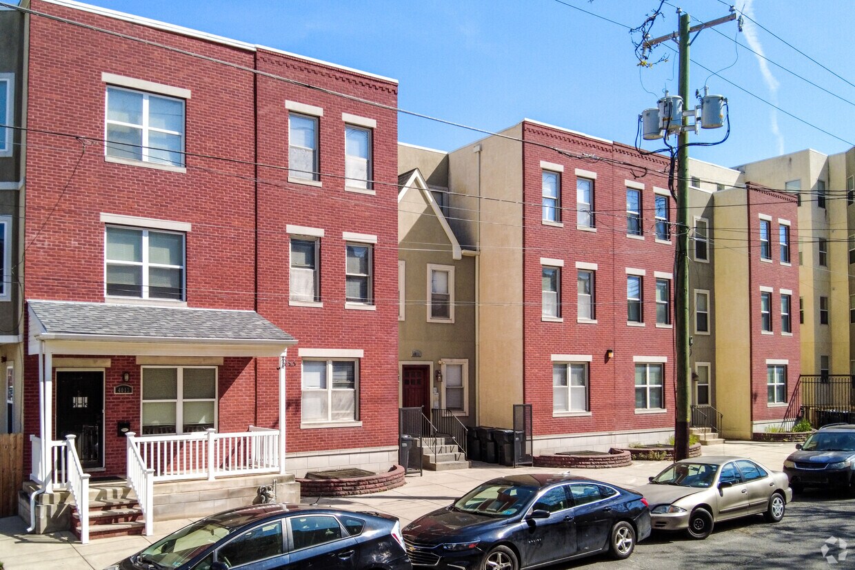 Primary Photo - 4011 Baring St