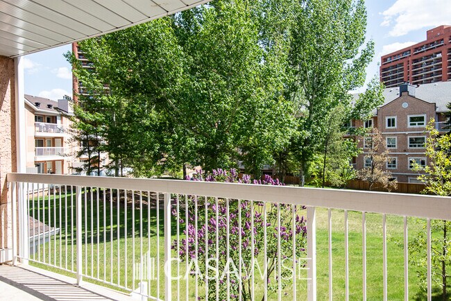 Photo du bâtiment - 8903-106A 106a Ave NW