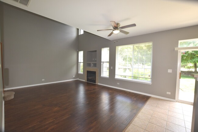 Building Photo - 2382 Claremont Ln