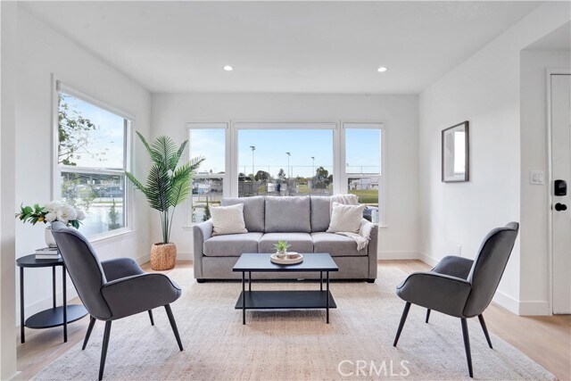 Foto del edificio - 6438 Lindley Ave