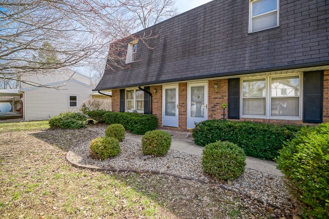 FRONT ENTRY - 1728 Blue Spruce W Ct