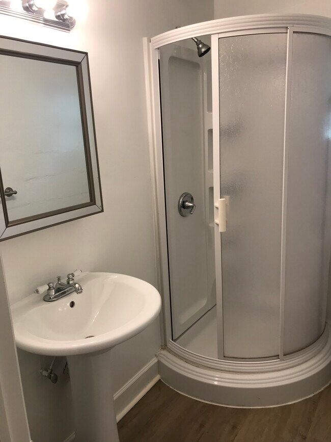 Foto del edificio - 509 E Church St