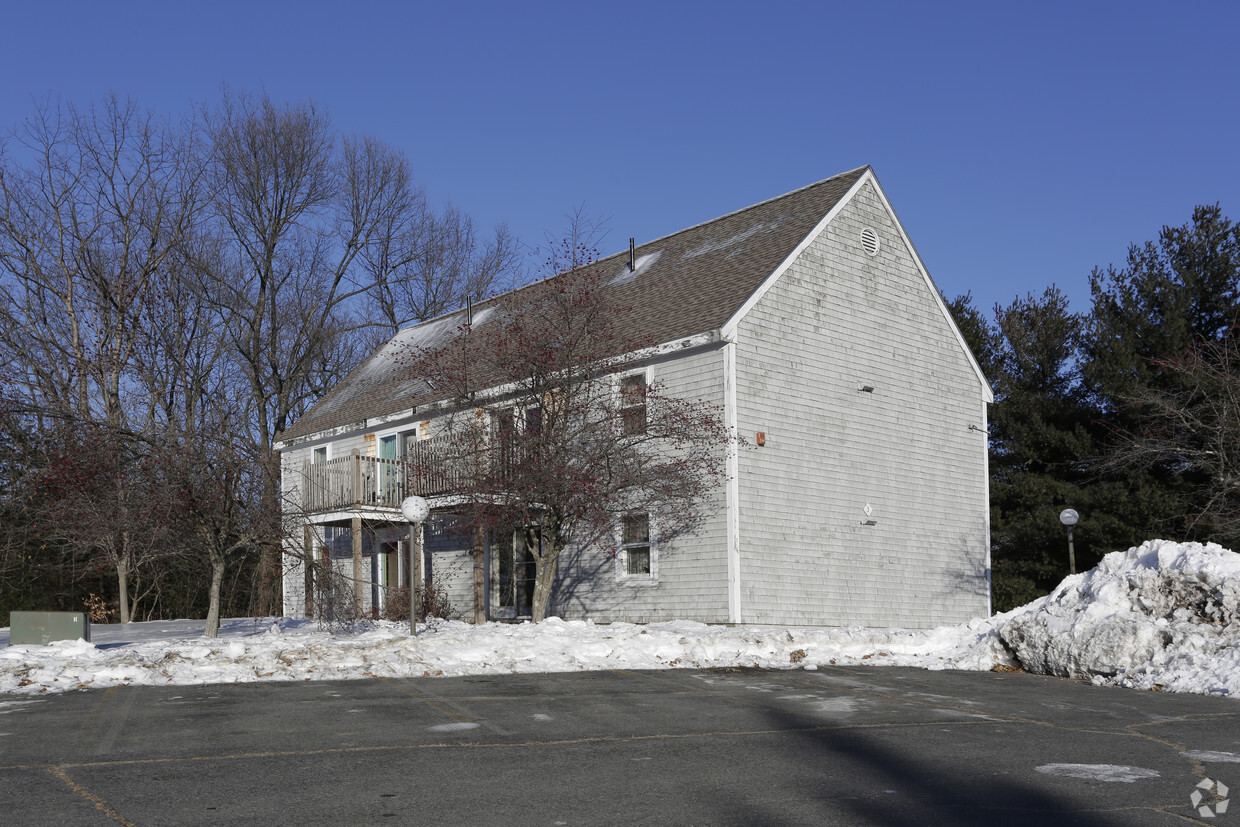 Building Photo - Meadow Creek Apartments