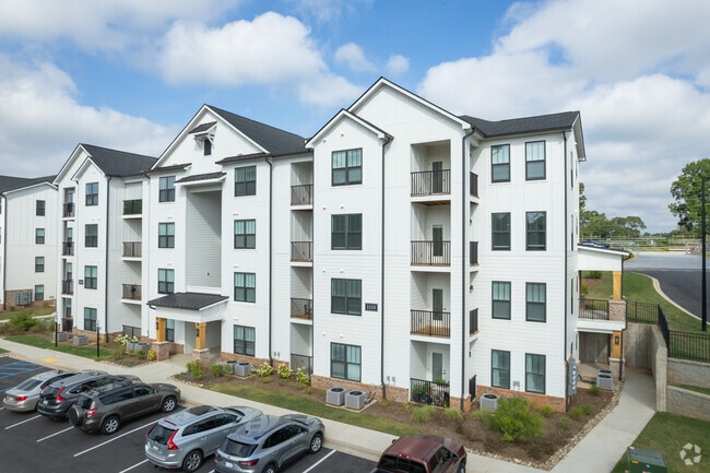 Building Photo - Evolve New Hope Farm