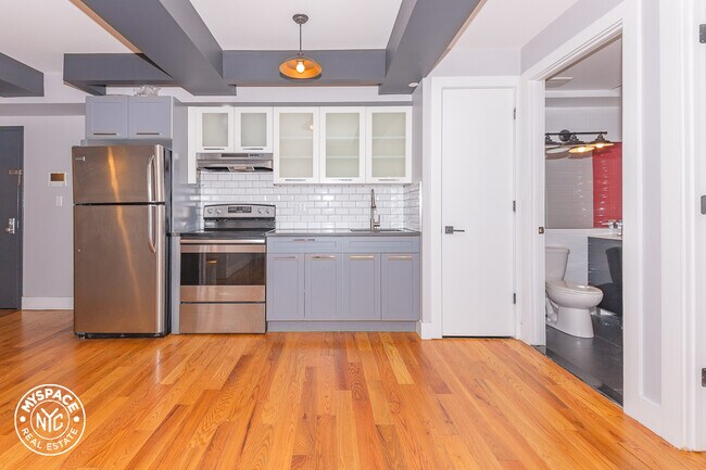 Foto del edificio - 186 Lenox Rd