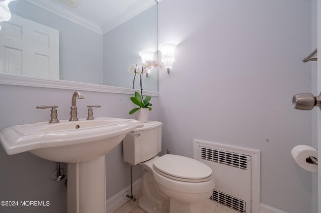 Building Photo - 14 E River Rd