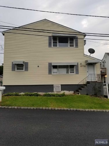 Foto principal - 79 Hillcrest Ave