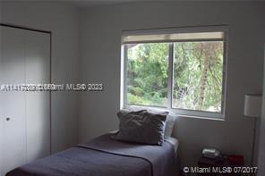 Building Photo - 527 NE 69th St