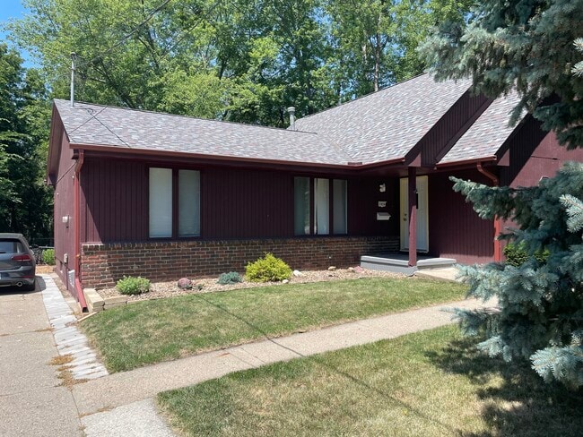 Front of unit - 2924 56th St