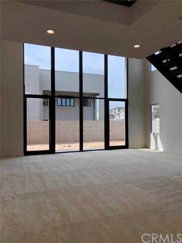 Building Photo - 60 Lunar