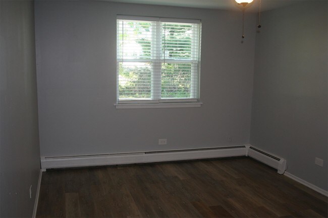Building Photo - 314 N Warwick Ave