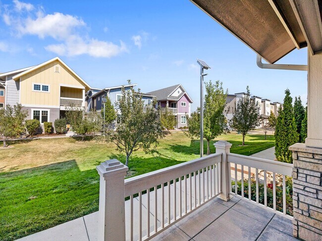 Building Photo - 2 Bed 2.5 Bath Townhome in Fort Collins Av...
