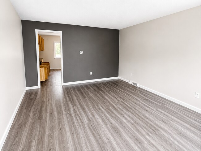 Foto del edificio - Beautifully Renovated 4BR Retreat with Spacious Yard in North Columbus