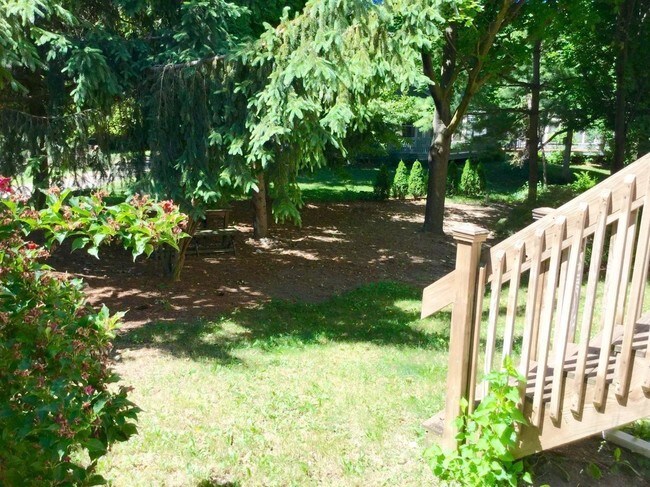 Building Photo - 481 Village Oaks Ct