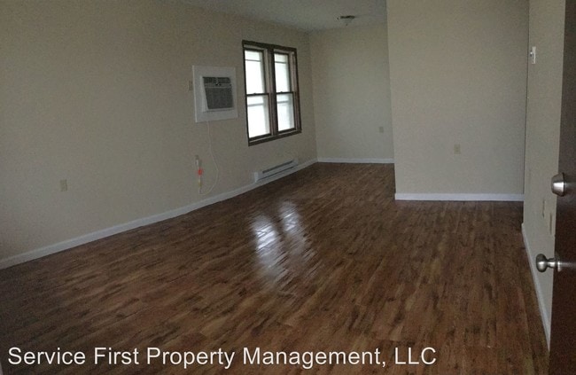 Building Photo - 107 N East St