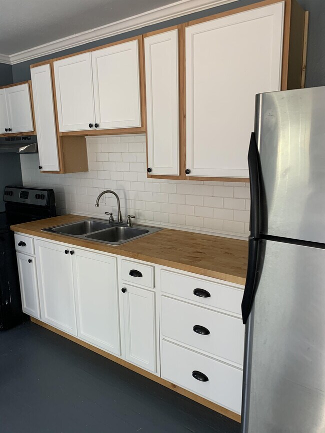 Building Photo - 922 Avenue K