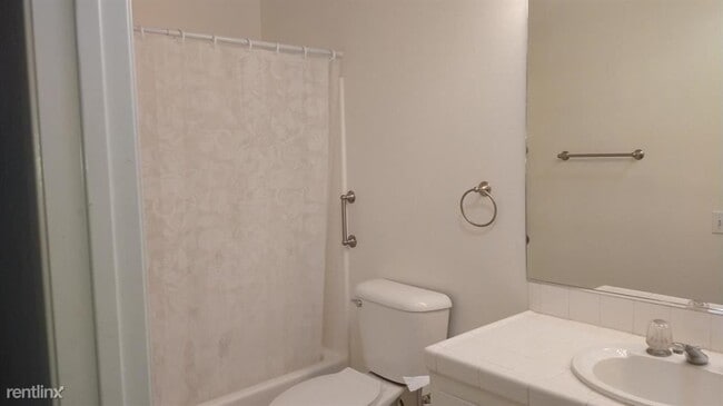 Building Photo - 3 br, 2 bath Condo - 2950 E Escoba Dr Apt L