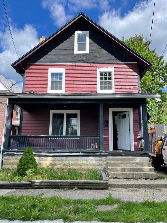 Building Photo - 414 Young St