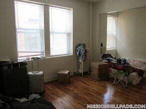 Building Photo - 49 Worthington St
