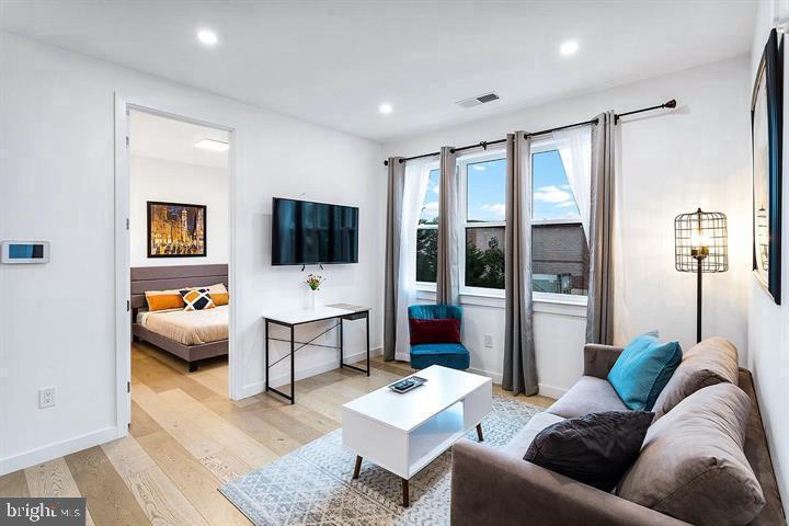 Foto principal - 1806 I St NE