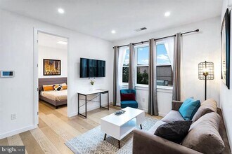 Building Photo - 1806 I St NE