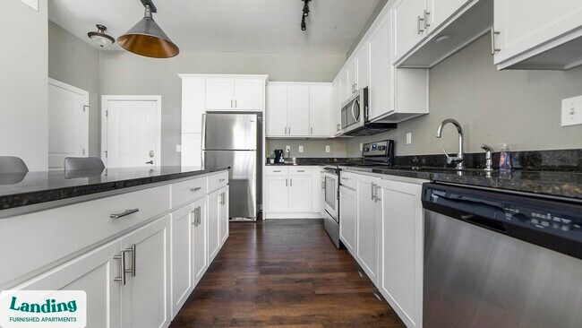 Building Photo - 41 E 9th Ave