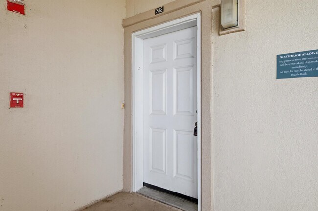 Foto del edificio - 4507 Furling Ln