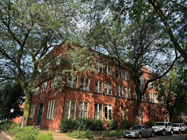 Photo - 2510 N Wayne Avenue Unit 211 Apartment