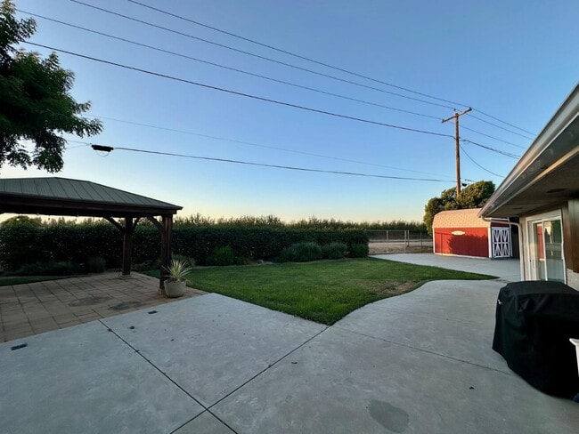 Building Photo - 779 Almond Dr