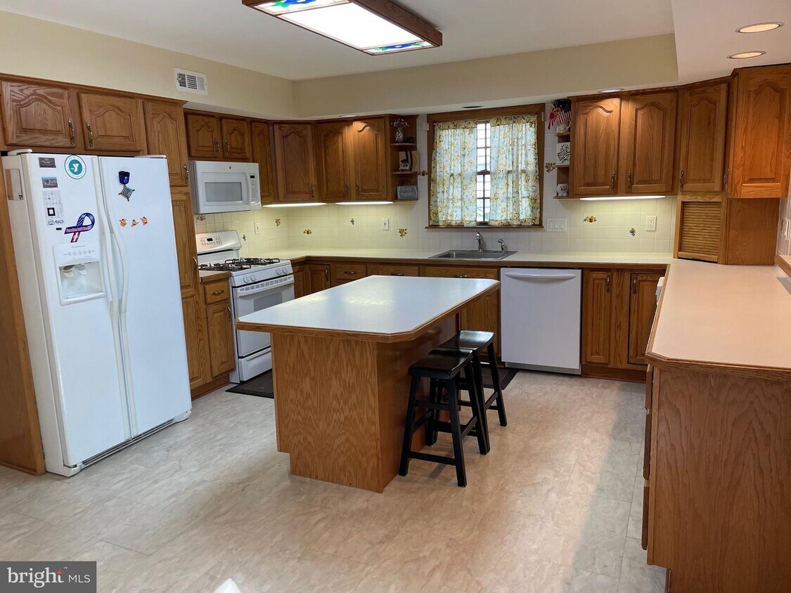 2162 Penbryn Ave, Abington, PA 19001 House for Rent in Abington, PA