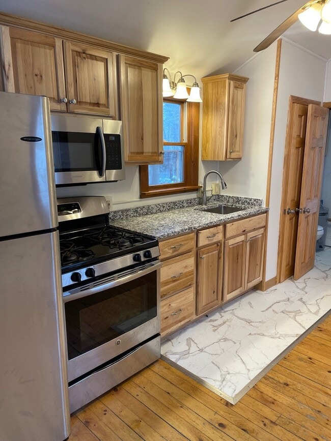 Building Photo - 694 Sebago Rd
