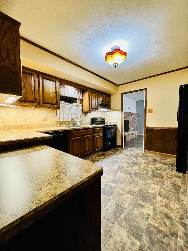 Building Photo - 12 Davidson Ave