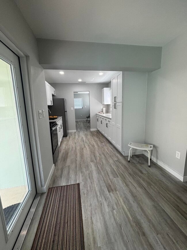 Building Photo - 9109 Bamboo Dr