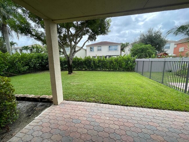 Foto del edificio - 9074 Dupont Pl
