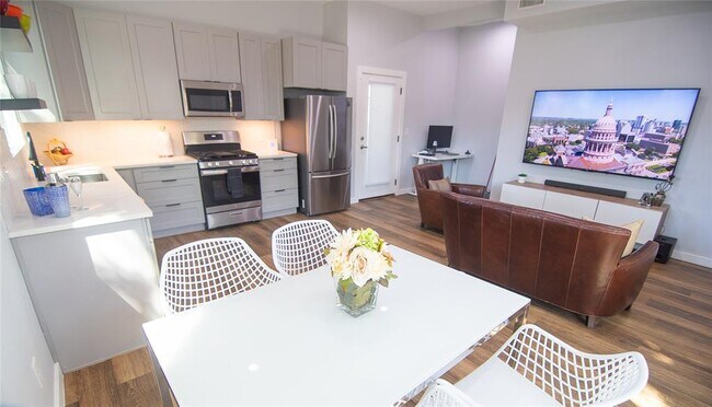 Foto del edificio - 3508 Robinson Ave