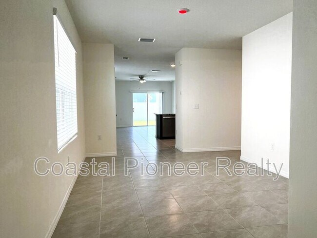 Foto del edificio - 16034 Soft Fern Dr