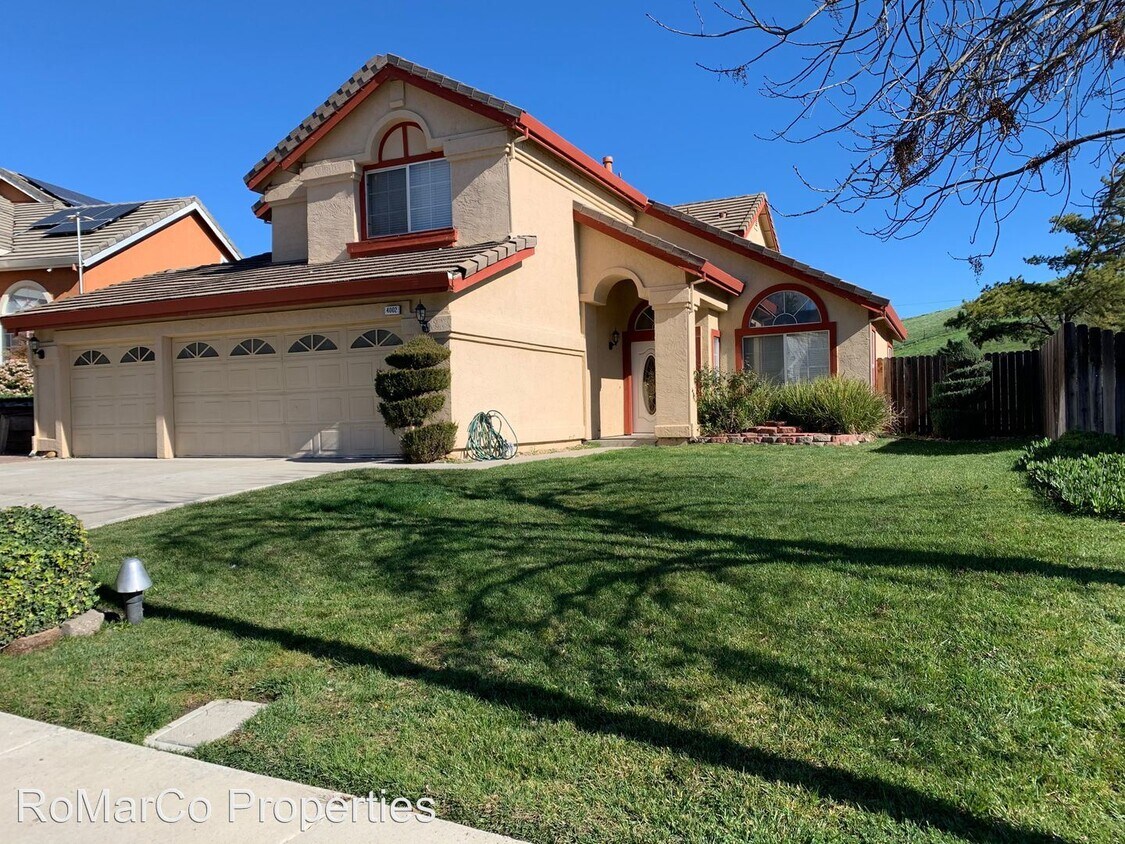 Primary Photo - 4 br, 3 bath House - 4002 Folsom Dr