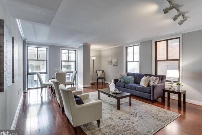 Living room. - 616 E St NW