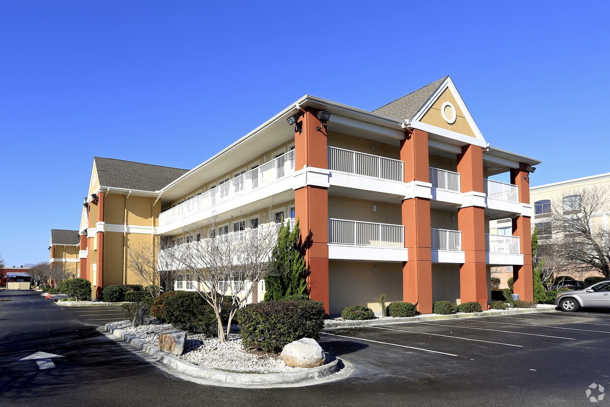 Furnished Studio N. Charleston Apartments in Charleston, SC