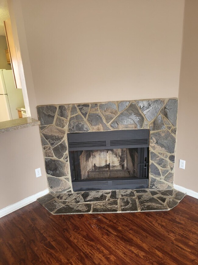 Building Photo - 2 Bedroom 1.5 ba Townhome in Goose Creek