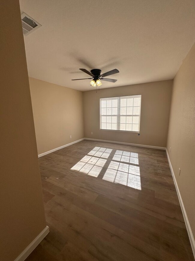 Foto del edificio - 1806 Teston Ln