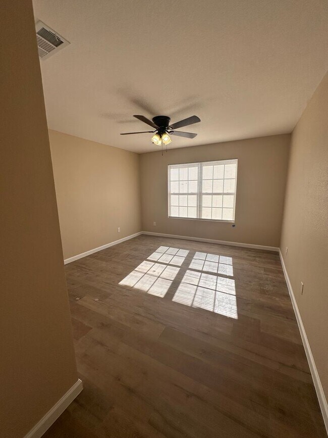 Building Photo - 1806 Teston Ln