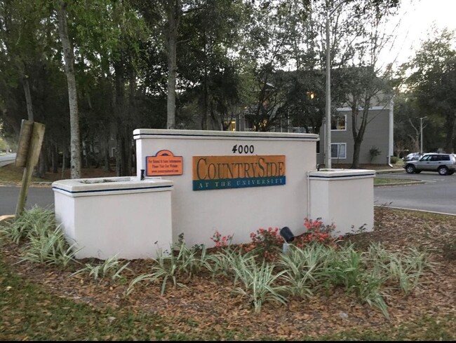 Building Photo - 4000 SW 23rd St