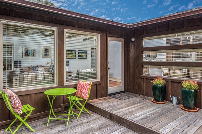 Foto del edificio - 2 br, 2 bath House - 3768 Belle Folie